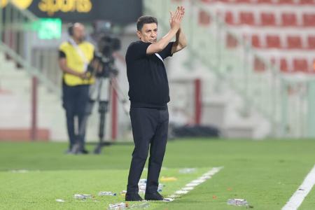 اصرار عجیب قلعه‌نویی بر پاسخگویی به منتقدان؛ تمرکز تیم ملی از زمین چمن به پشت میکروفن منتقل شد