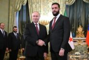 عباس عبدی: روسیه لازم بداند اسد را هم تحویل می‌دهد | فقط ایران سیاست را حیثیتی می‌بیند