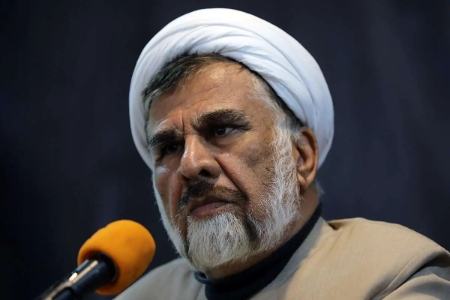 فاضل میبدی: علم‌الهدی نه از سیاست و اقتصاد چیزی می‌فهمد و نه از رنج مردم
