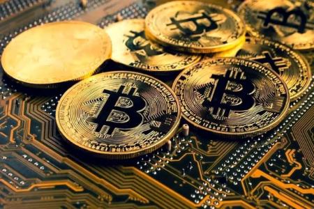 بیت کوین به زیر سطح ۱۰۰ هزار دلار سقوط می‌کند؟