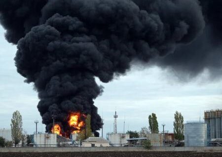وقوع انفجارهای مشکوک در پالایشگاه‌های نفت مجارستان و رومانی