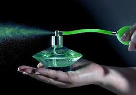 فوت و فن های عطر زدن را بیاموزید