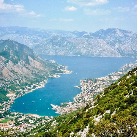 خلیج کاتور: جایی که کوه و دریا عاشق میشوند