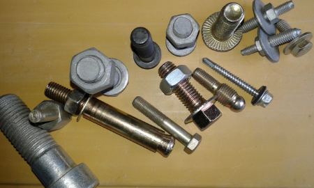 پیچ و مهره فولادی چیست و چه ویژگی هایی دارد؟