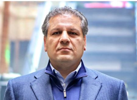 تکذیب خروج «علی انصاری» از سهامداران اصلی بانک آینده از ایران