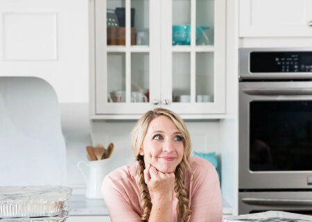 ظروف شیشه‌ای یا کیسه‌های زیپ‌دار؟ کدام برای فریز کردن بهتر است؟