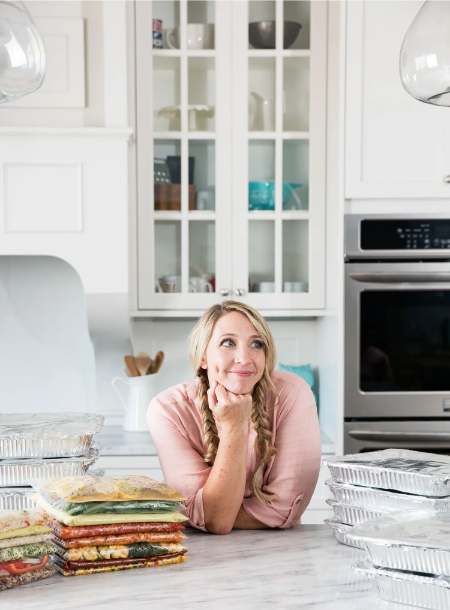 ظروف شیشه‌ای یا کیسه‌های زیپ‌دار؟ کدام برای فریز کردن بهتر است؟