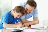 چگونه فرزندانتان را به یادگیری علاقه‌مند کنید تا از امتحانات هیچ نگرانی نداشته باشند