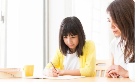 اشتباهات رایج والدین در زمان امتحانات و راهکارهای برطرف کردن آن‌ها