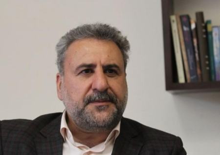 کنایه فلاحت پیشه به عراقچی: از توجیه زندگی با تحریم تعجب نکنید