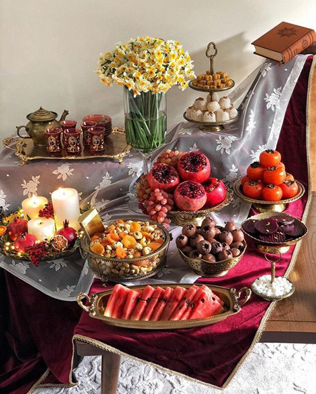 چیدمان کرسی شب یلدا,طرز چیدن سفره شب یلدا,سفره شب یلدا امسال
