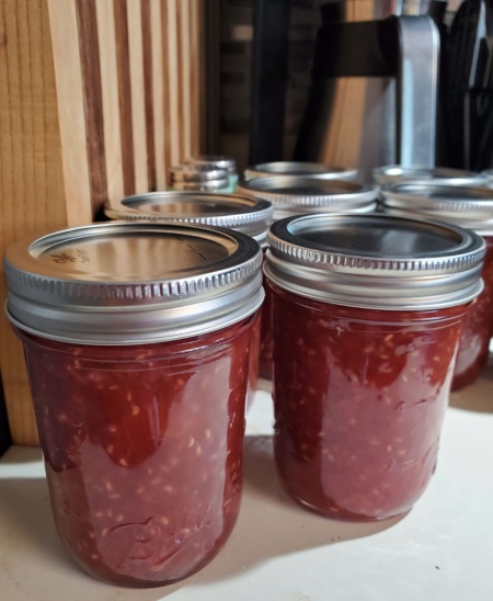 روش پخت مربا تمشک و هلو