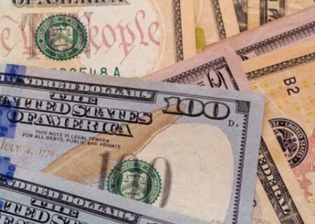پرش ۶ هزار تومانی قیمت دلار | تداوم نواسانات صعودی طلا با فشار دلار