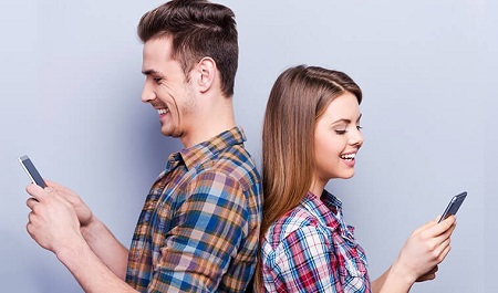 تاثیر پیام دادن به همسر؛ راهی ساده برای ارتقای احساس عشق و علاقه در رابطه زناشویی