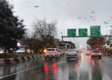 رگبار باران در نیمه شمالی کشور/ وزش باد و گرد و خاک در نقاط مختلف ایران