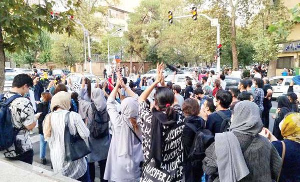 ورشکستگی آرمان‌فروشی؛ جامعه‌ای که رفاه را به وعده‌های تاریخی ترجیح می‌دهد